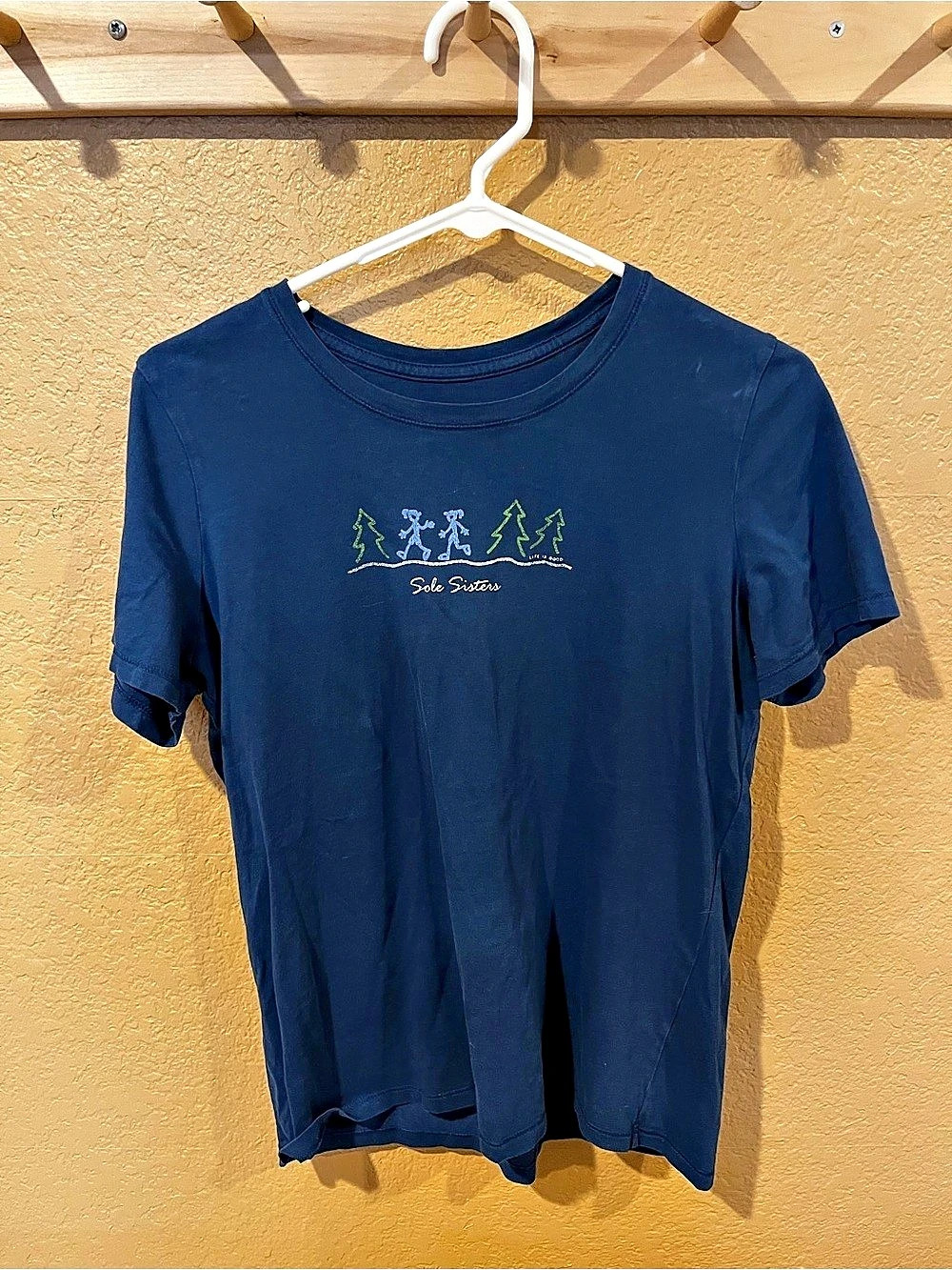 Life is Good Sole Sisters Crusher Tee Graphic Short Sleeve Tee in Blue Size